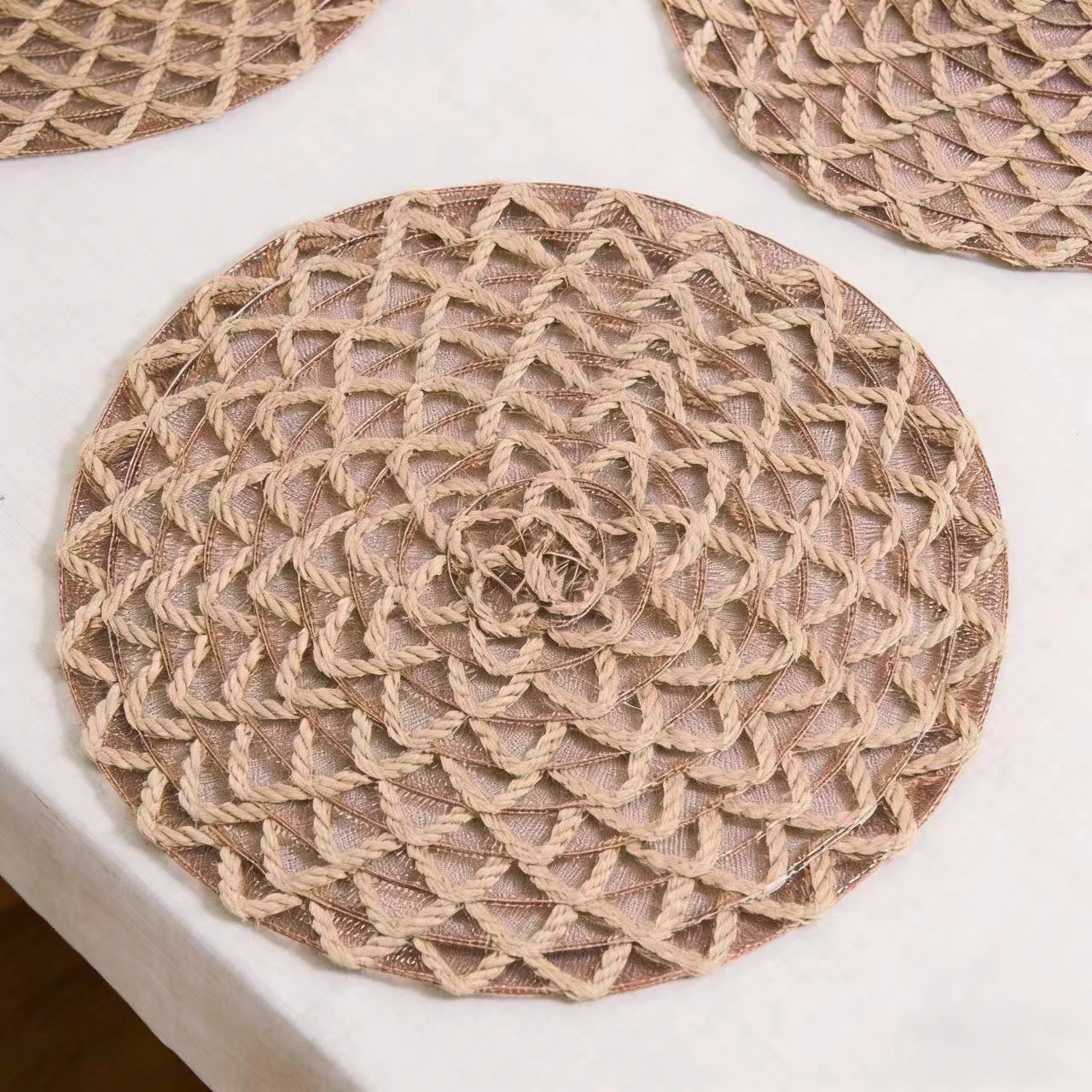 4 Pcs/Pack Jute Placemats Natural Non-Slip Heat Resistant Round Weave Mat Kitchen Table Cup Pads Decoration 38cm Diameter