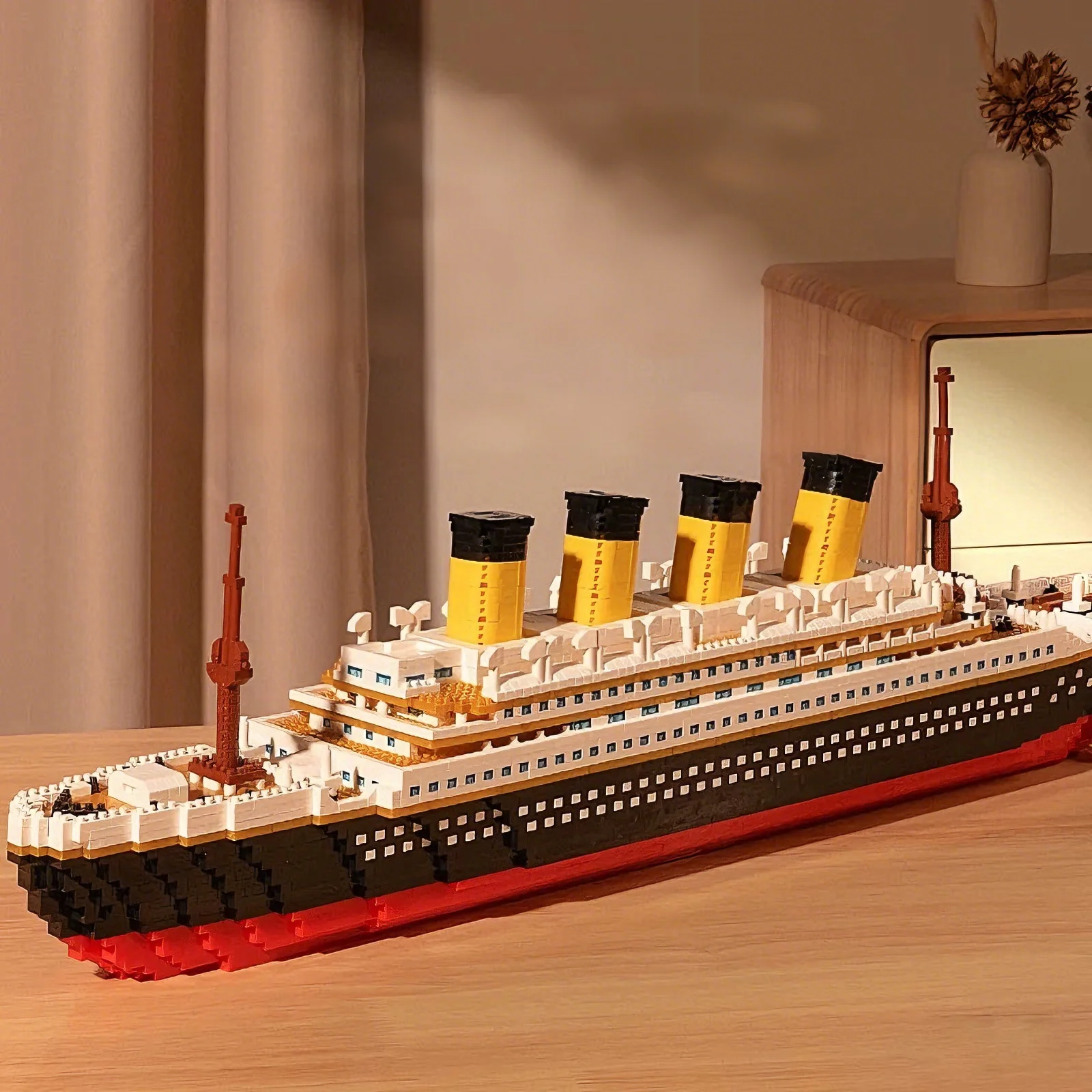 

Micro particle building block assembly toy Titanic giant male and female puzzle cruise ship model children's toy
