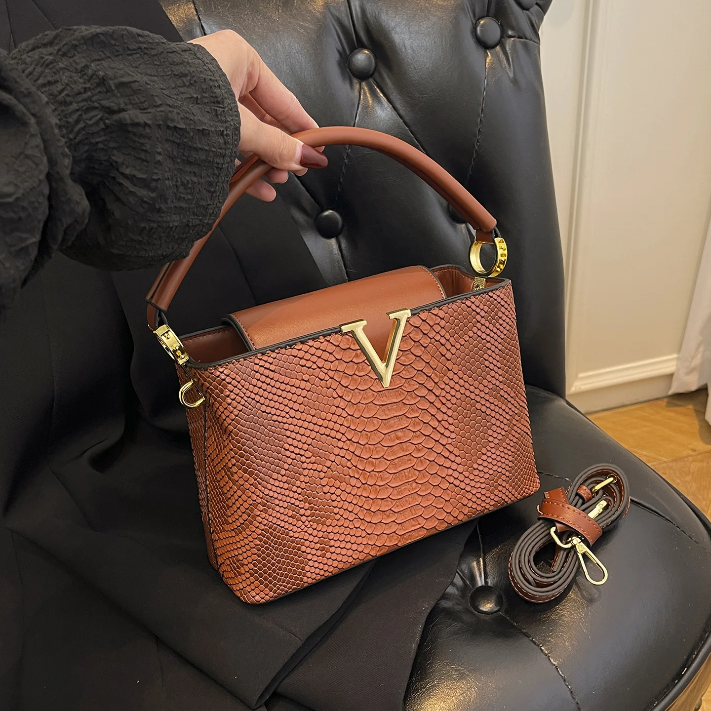 

Black Designer Handbag Women New Fashion Top Handle Shoulder Crossbody Purse Minimalist Trendy Everyday Essential Chic Office