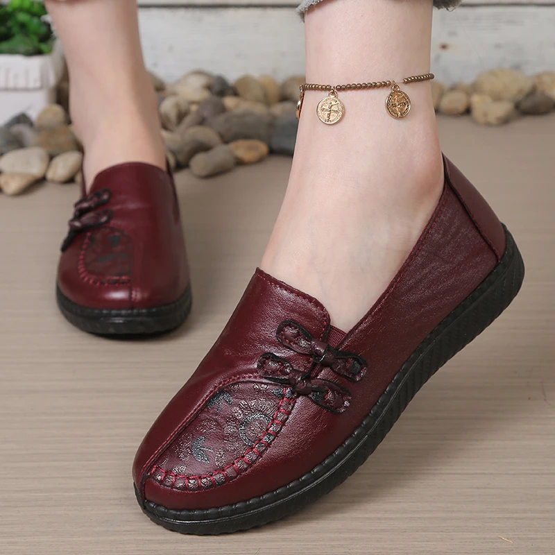 Women's Leather Flat Shoes, Spring and Autumn Women's Loafers, Single Classic Mom Shoes, Anti-Slip Comfortable and Free Shipping