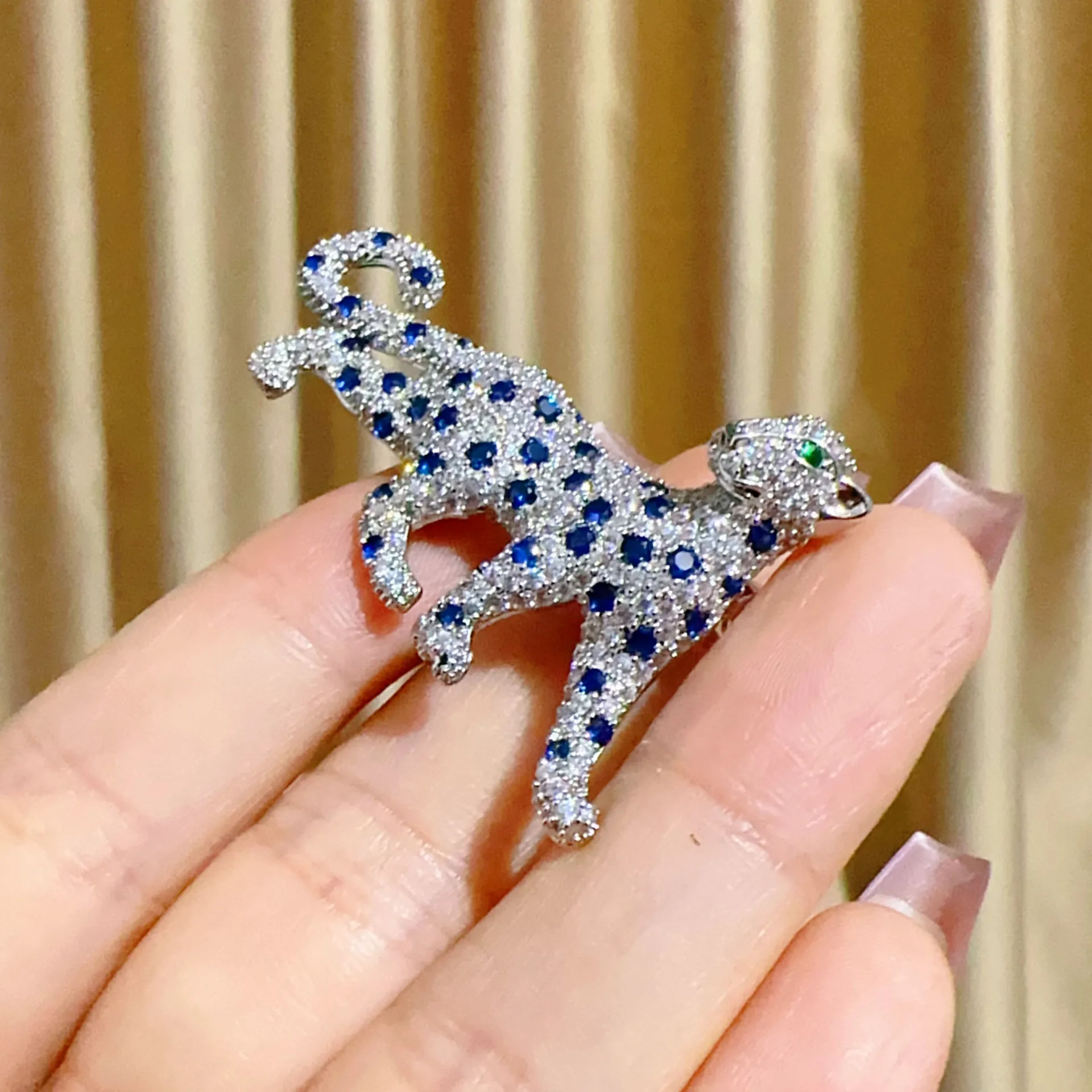 European Fashion Personality Animal Leopard Brooches for Men Retro Luxury Micro Zircon Corsage Coat Exquisite Accessories Pin