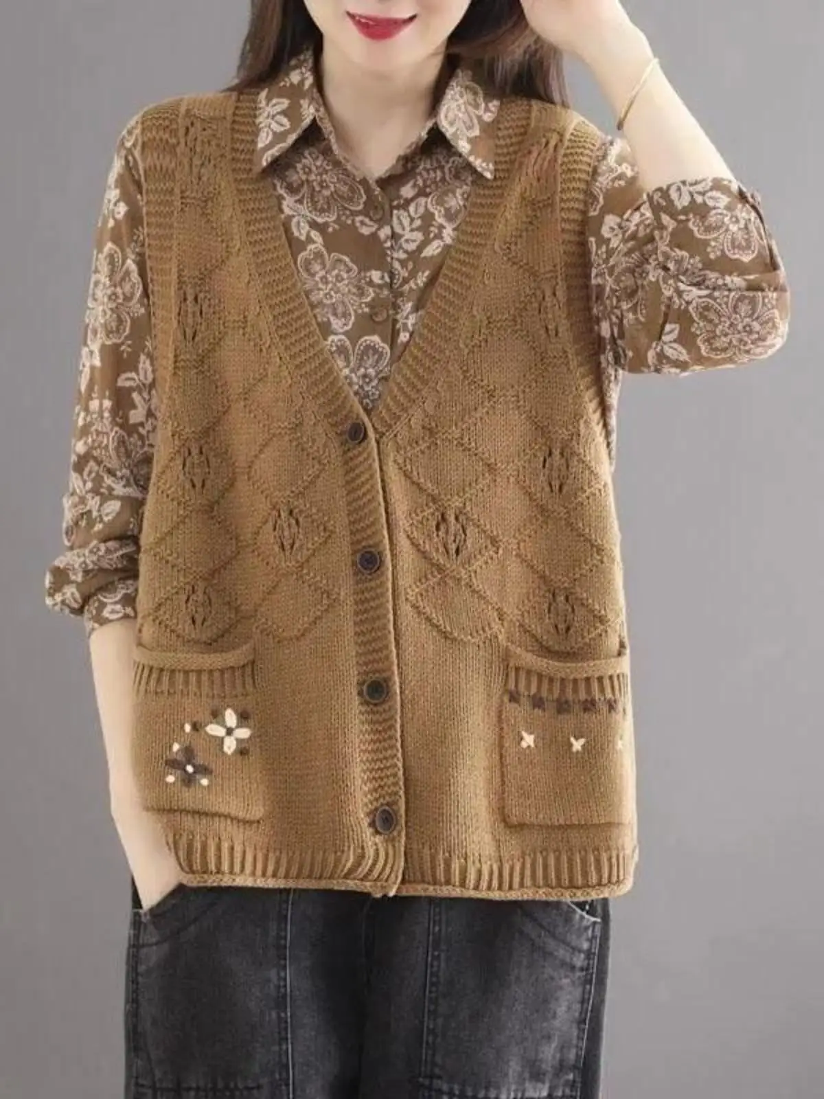 

Retro Floral Hollow out Knitted Cotton Vest V-Neck Sleeveless Commute Style Long Sleeve Regular Length for Women over 50