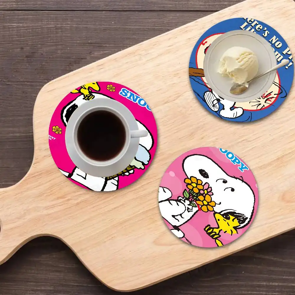 Cute Snoop Cartoon Dog Wooden Coaster Colour Printing Cup Mat Home Desk Decoration Gifts
