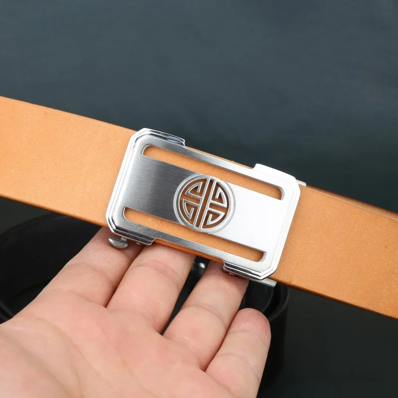 

Кожаный ремень ручной работы, светло-коричневый мужской ремень из натуральной воловьей кожи с автоматической пряжкой, импортированный из Италии, чистый верхний слой.