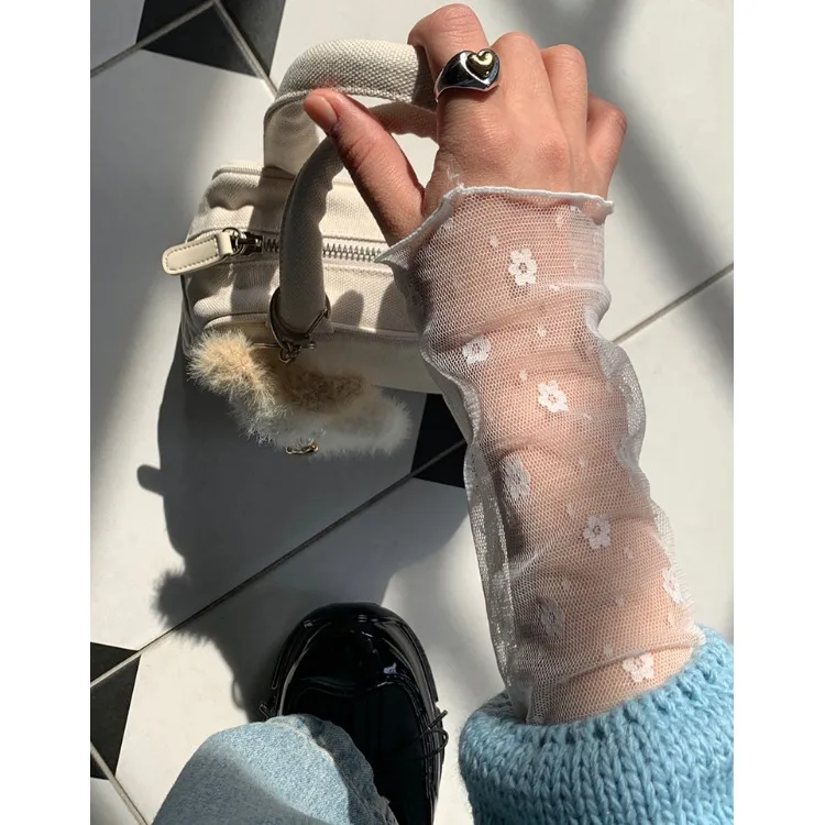 

Корейская стильная женская блузка с длинным рукавом, сетчатыми вставками и кружевом, с воротником-стойкой, с цветочным узором, для повседневной носки