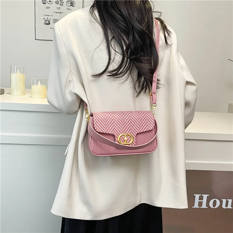

Fashionable Women Luxury Leather Shoulder Bag High End Tote Handbag Daily Classic Crossbody Look