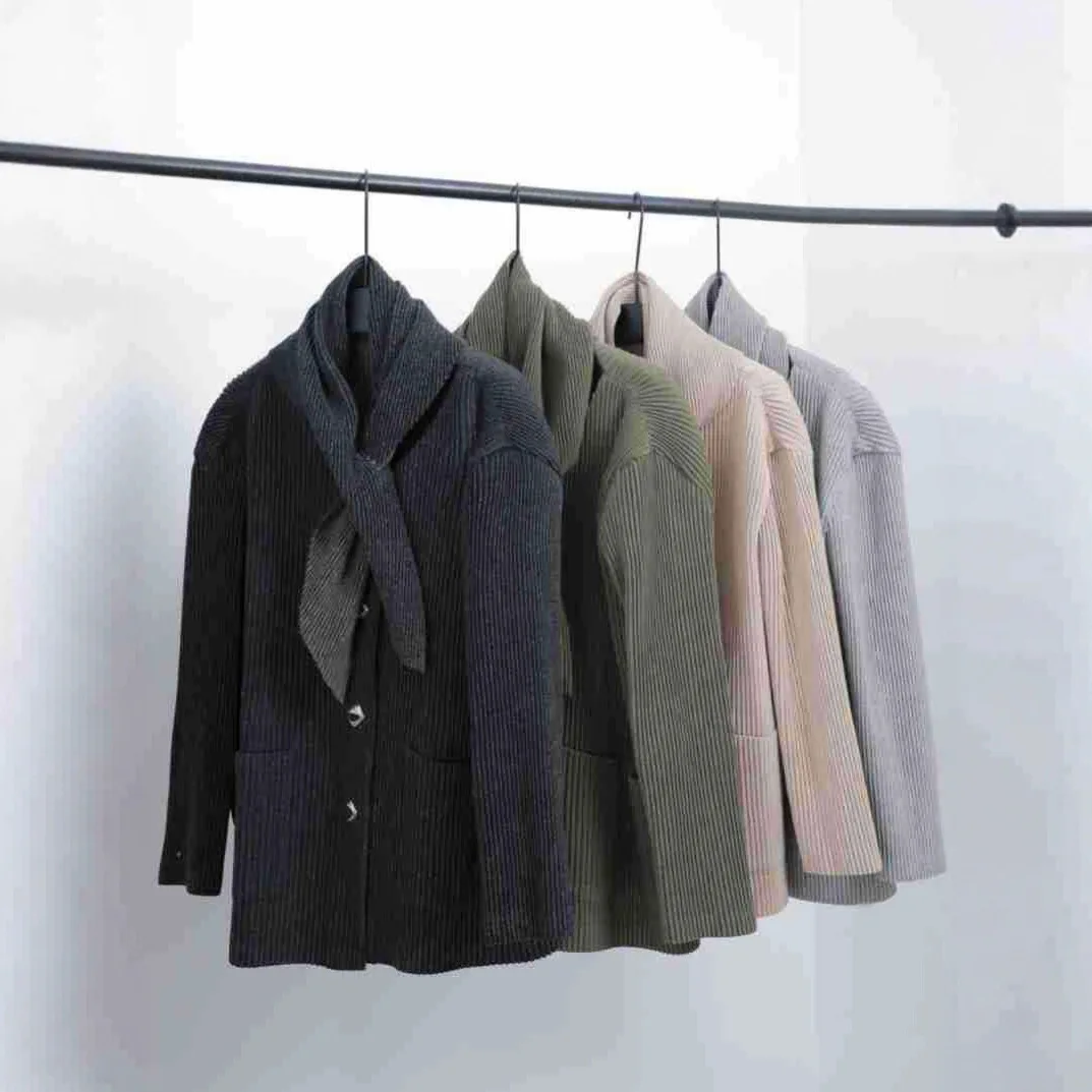 معطف صوفي مطوي مصمم من Miyake للنساء قصير للخريف والشتاء، جاكيتات سميكة جديدة ذات ياقة وشاح راقية #1