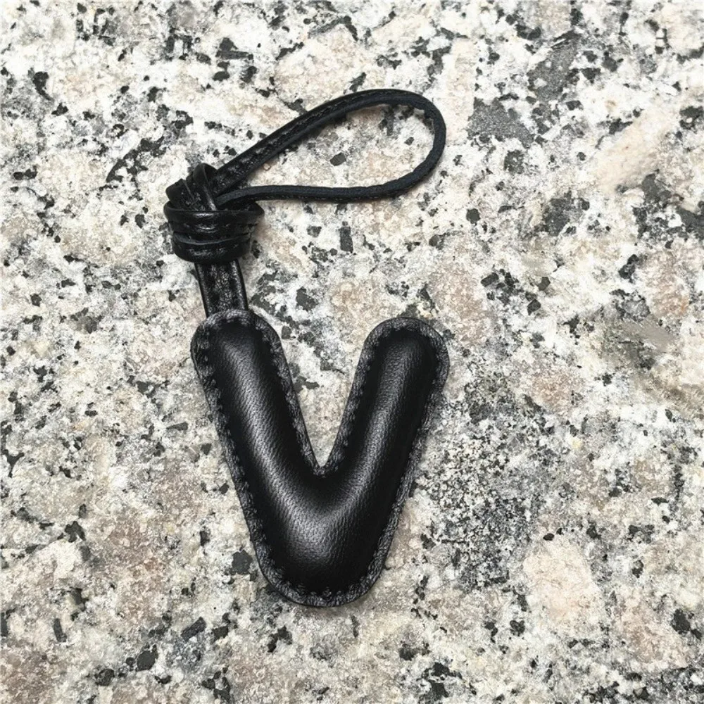 Genuine Sheepskin Leather Alphabet Key Chain High-end 26 Initials Car Pendant Black Personalized English Letter Bag Pendant