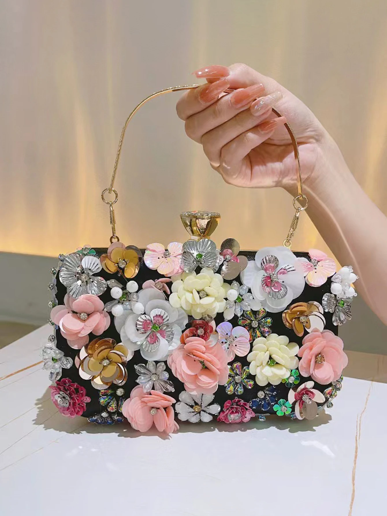 Vintage Women Bags 3D Flower Diamonds Embroidery Small Clutch Luxury Lady Handbags Evening Bags New Chain Shoulder Purse