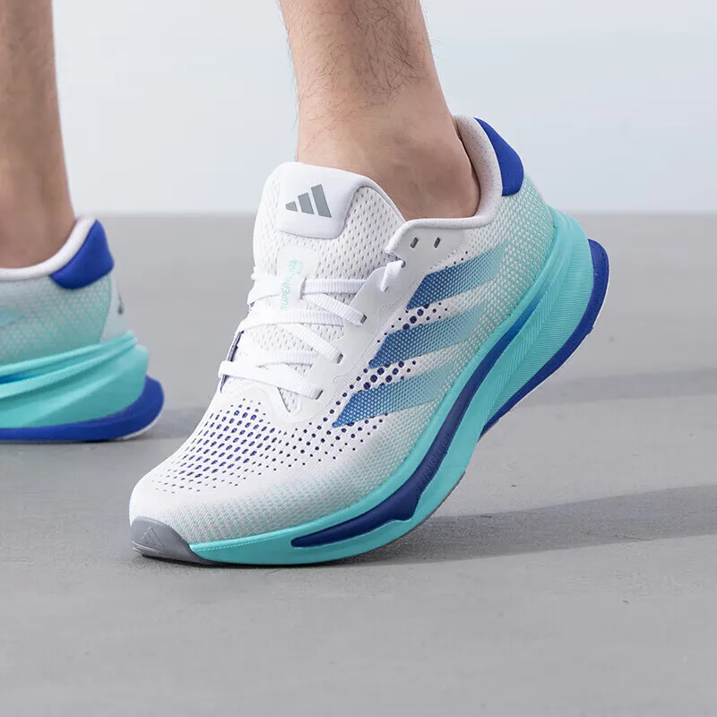 

Винтажные кроссовки Adidas Urban Explorer, стильные и легкие для городских приключений и выходных