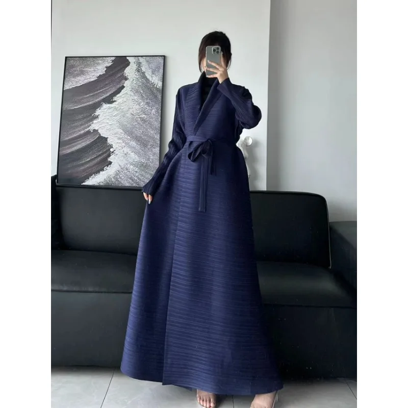 Autumn New Women's Polo Collar Long Sleeved Windbreaker Coat Fashion Black Robe Long Coat Women