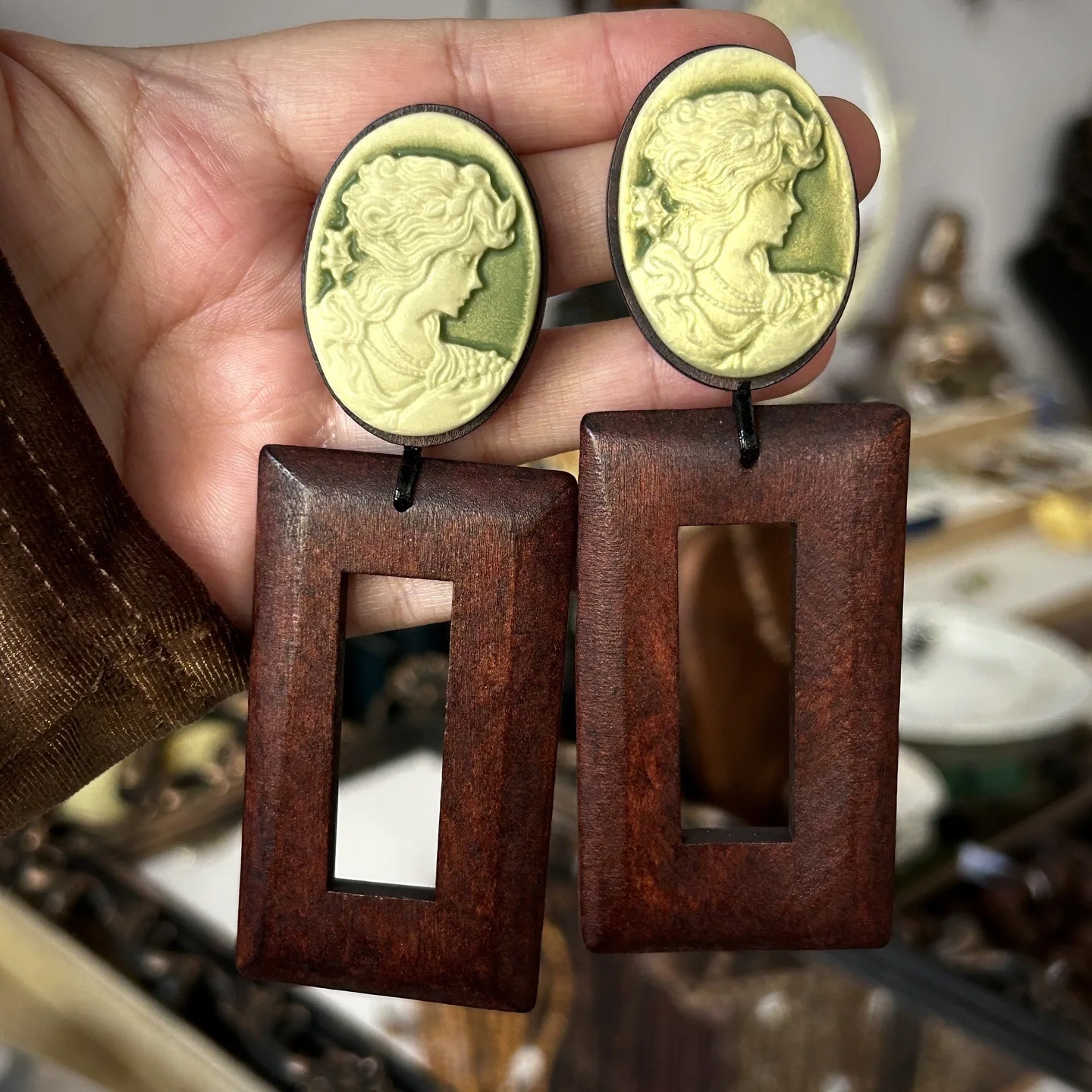 Retro style geometric hollow square wooden splicing Italian Cameo earrings simple literary small face earrings