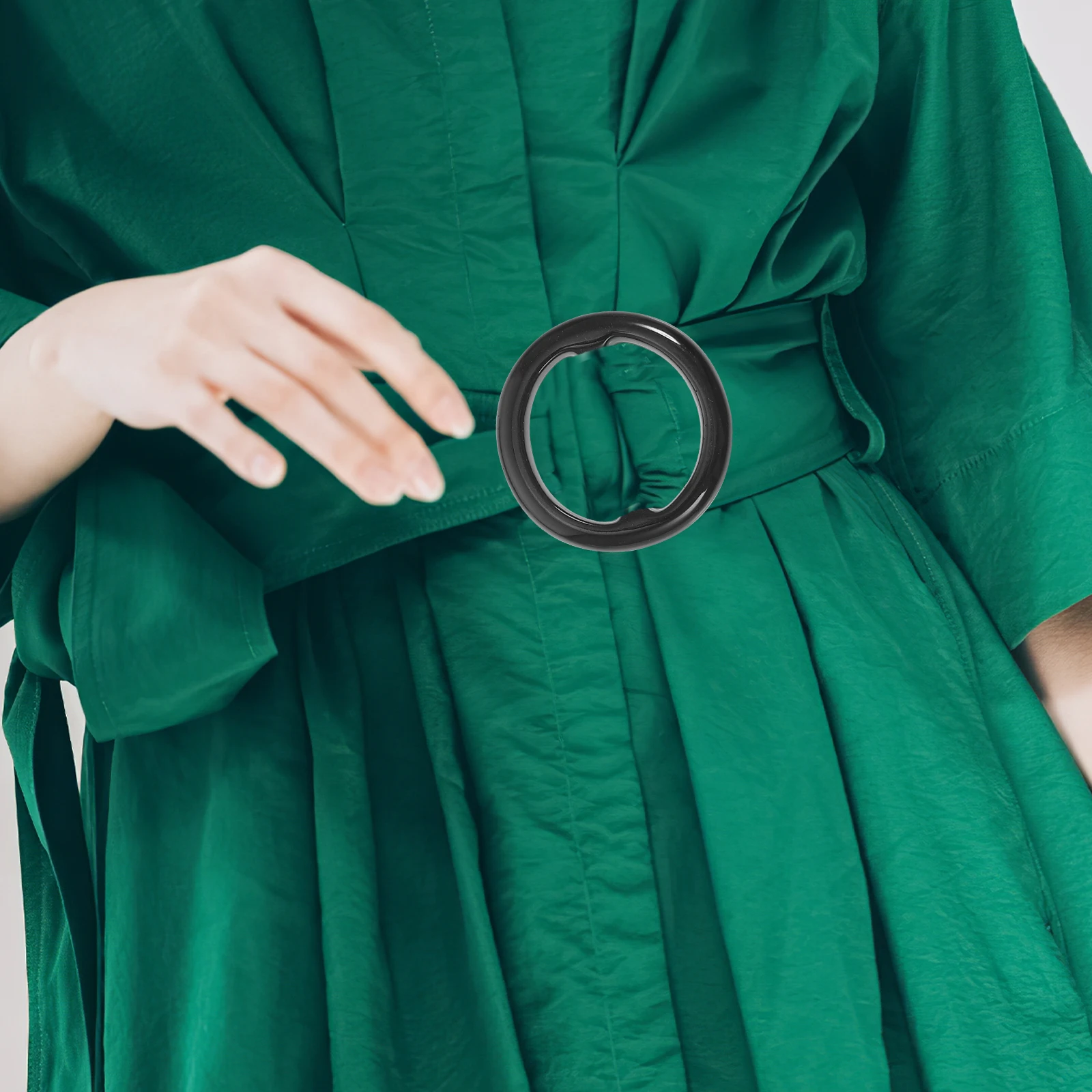 

6 pcs Round T-Shirt Clips Clothing Corner Buckles For Scarves Shirts Women Fashion Accessory Dress Decoration Gift