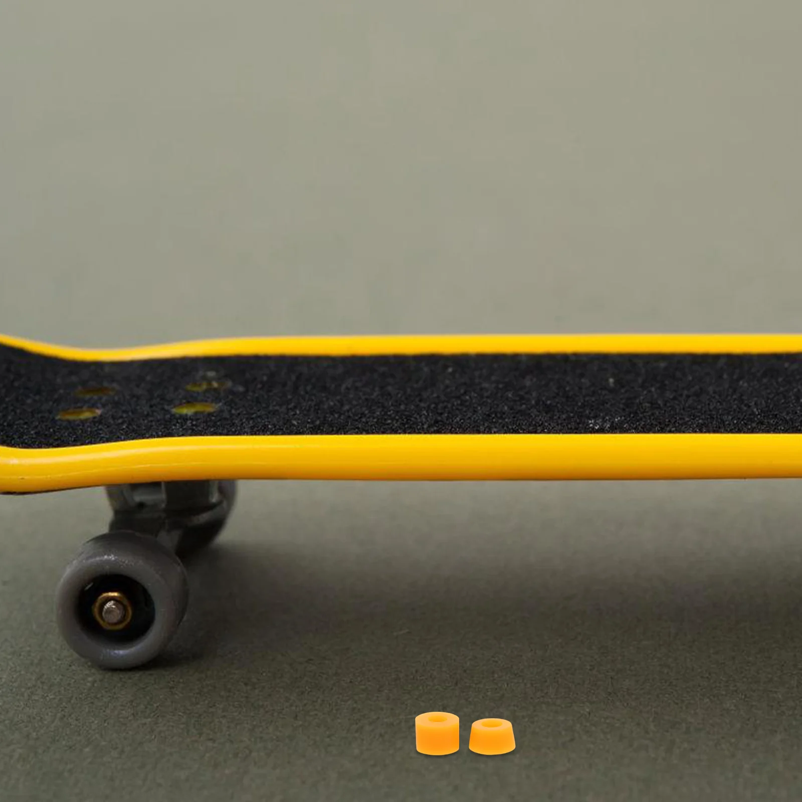 

4Pcs Skateboard Shock Absorber Pads PU Elastic Shockproof Kit Skate Board Protection Longboard Skateboard Gear Accessories