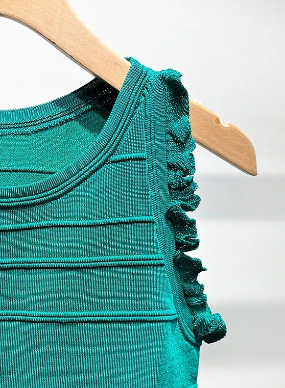 

Women's green two-piece suit, sleeveless slim-fit top or long skirt