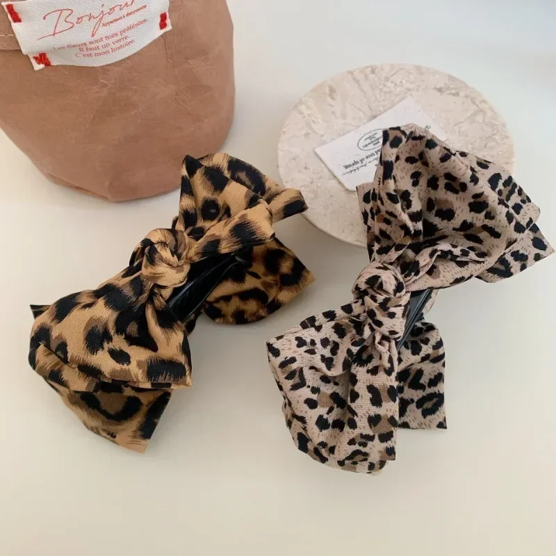 

Leopard Print Bow Hair Claw Clips Sweet Korean Large Shark Clip Autumn Winter Crab Hair Clips for Woman Girls Hair Accessories