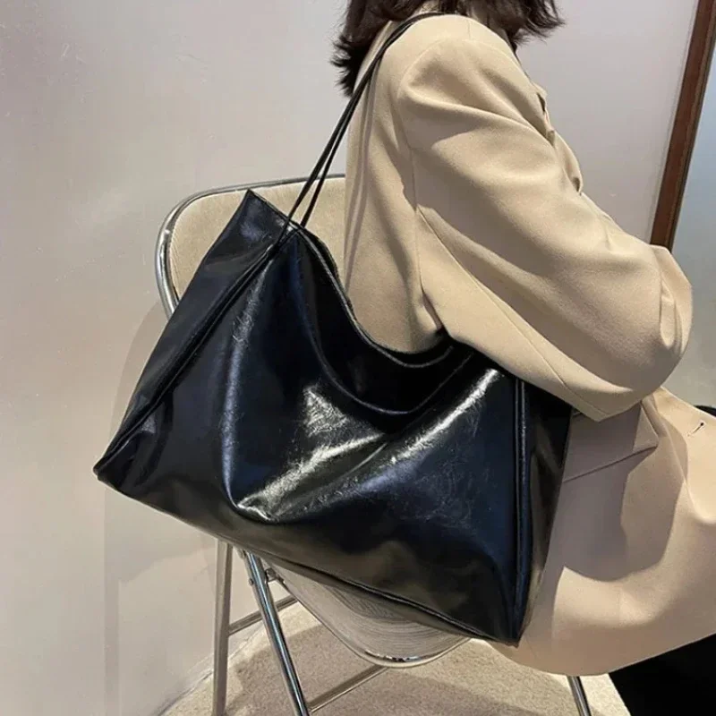 Sac fourre-tout en cuir PU souple pour femme, sac à bandoulière rétro, sacs de seau portables décontractés, poudres sous les bras, grande capacité, mode initiée