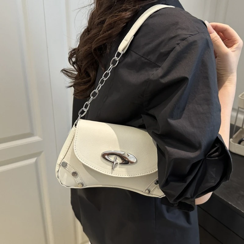 Lightweight Shoulder Purse with Metal Chain Strap,Star Shaped Metal Buckle, Rivet Edge, Y2K Underarm Bag, Fashion Women Handbag