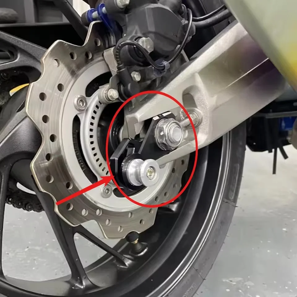 Motorcycle CNC Accessories For Honda CB650R CBR650R Rear Wheel Axle Stand Pick Up Hook Set Screw
