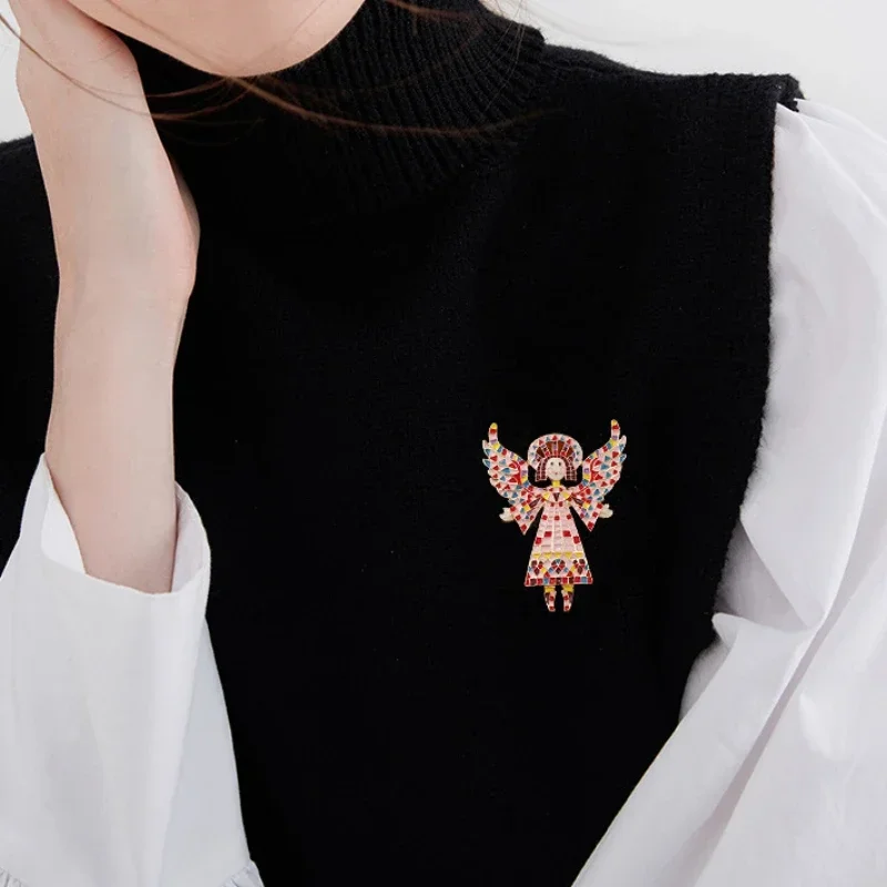 بروش على شكل جناح ملاك مطلي بسبيكة معدنية للنساء ، شارة فتاة إبداعية ، مجوهرات بتصميم خرافي للرجال ، لونين ، هدايا قديمة