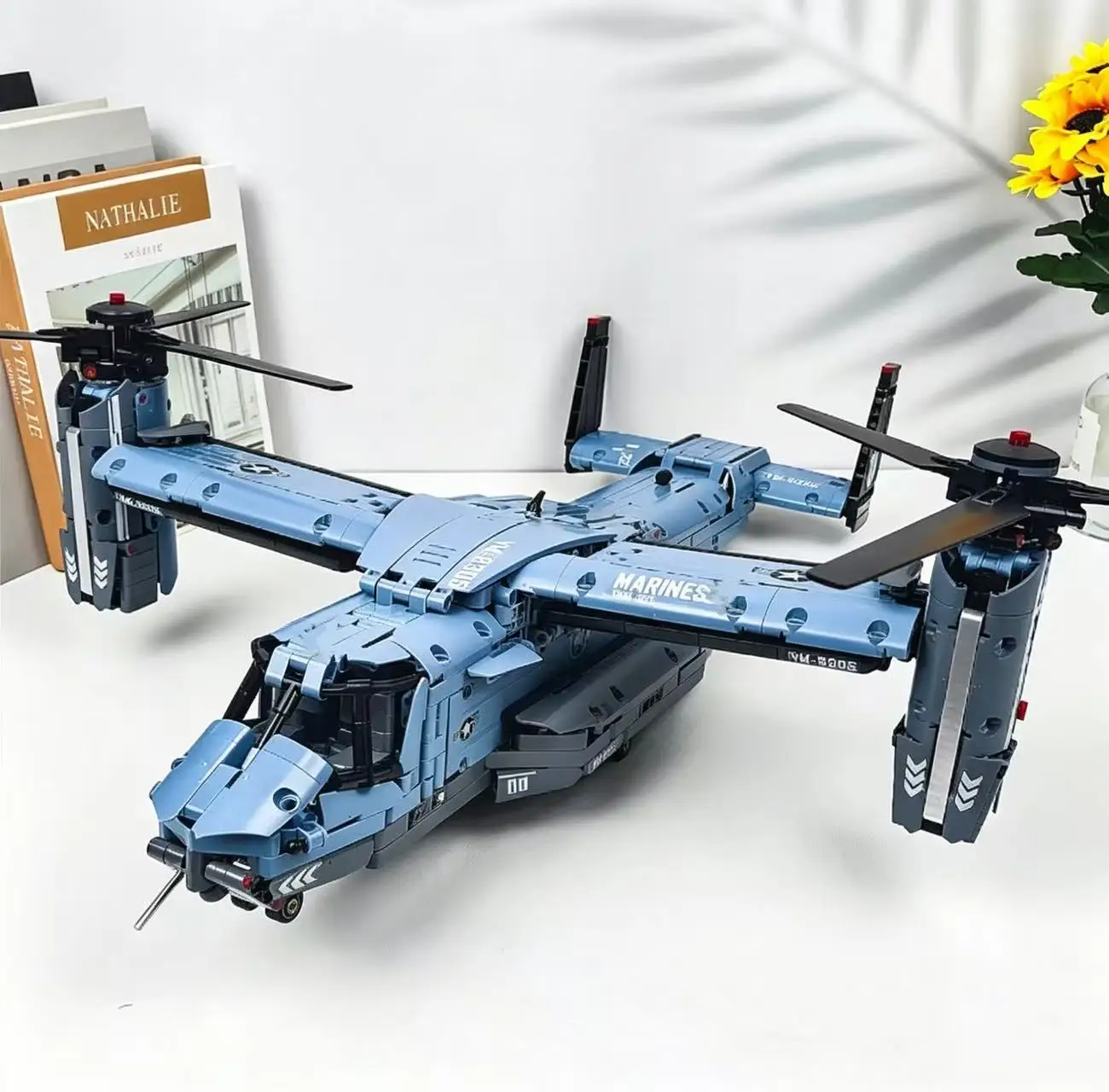Image of 1389-teiliges Tiltrotor-Hubschrauber-Bausatz Militärflugzeugmodell mit Gleitrad Bauspielzeug Geschenk für Jungen Heimdekoration
