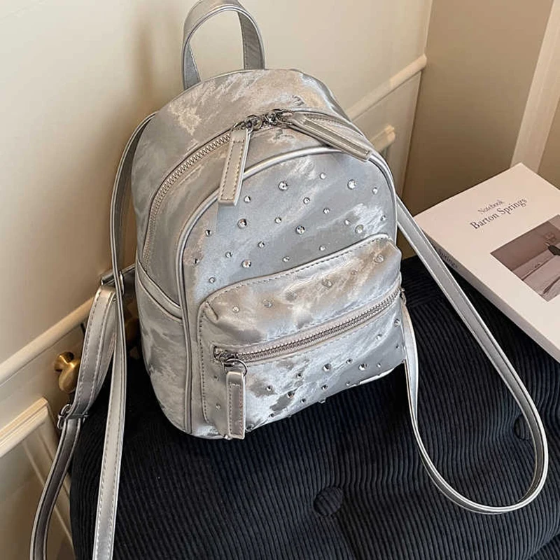 Zaino portatile in argento di alta qualità da donna con cerniere con diamanti Borsa da scuola per studenti Borse a tracolla per pendolari all'aperto