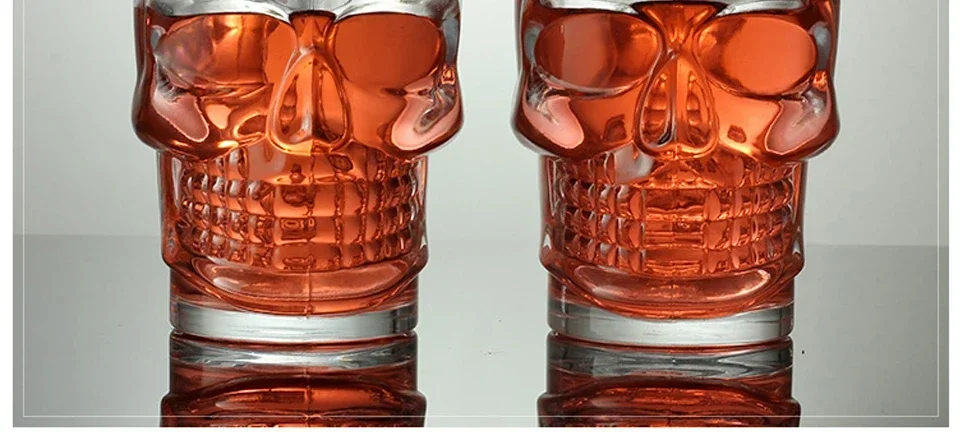Classical Pirate Partner Beer Cup Crystal Glass Creative Skull Face Bone with Handle Drinking Wine Vodka Essential Bar KTV