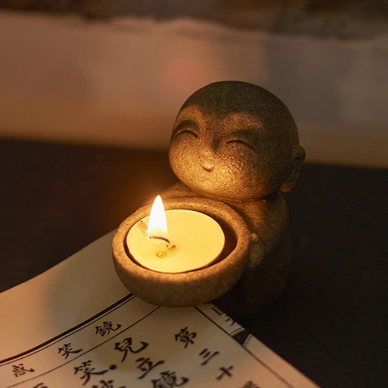 Cute little novice candlestick aromatherapy base Japanese zen small monk desktop ornament creative decoration