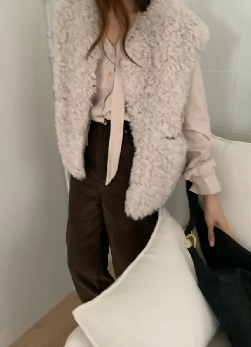 

Autumn Winter New Retro Round Neck Loose Lambhair Sleeveless Vest Jacket Women