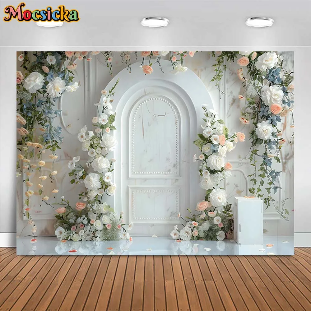 Mocsicka ฉากพื้นหลังสำหรับถ่ายภาพโค้งประตูสีขาววินเทจทารกลายดอกไม้ผนังเด็กฉากหลังรูปภาพผู้ใหญ่อุปกรณ์ประกอบฉากการถ่ายภาพบุคคลในครอบครัว