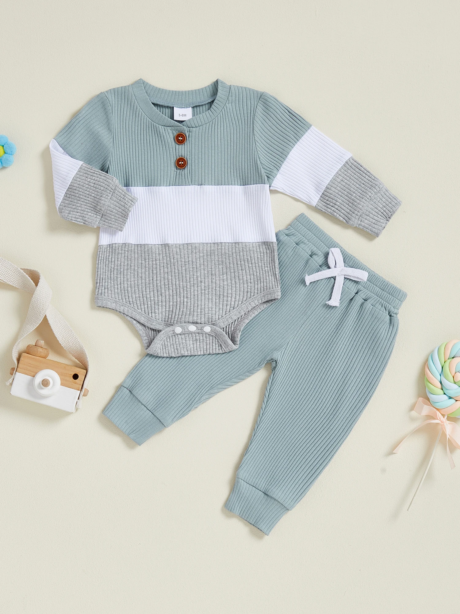 

Очаровательные комплекты одежды для маленьких девочек, стильный топ с короткими рукавами и цветочным принтом, шорты с рюшами, летние наряды из 2 предметов