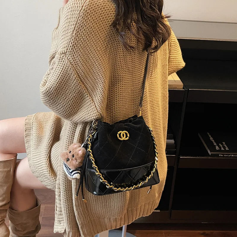 

2025 Women's Vintage Bucket Bag, Genuine Leather Multi-way Shoulder Crossbody Purse, Large Capacity Hobo Bag for Daily Commute