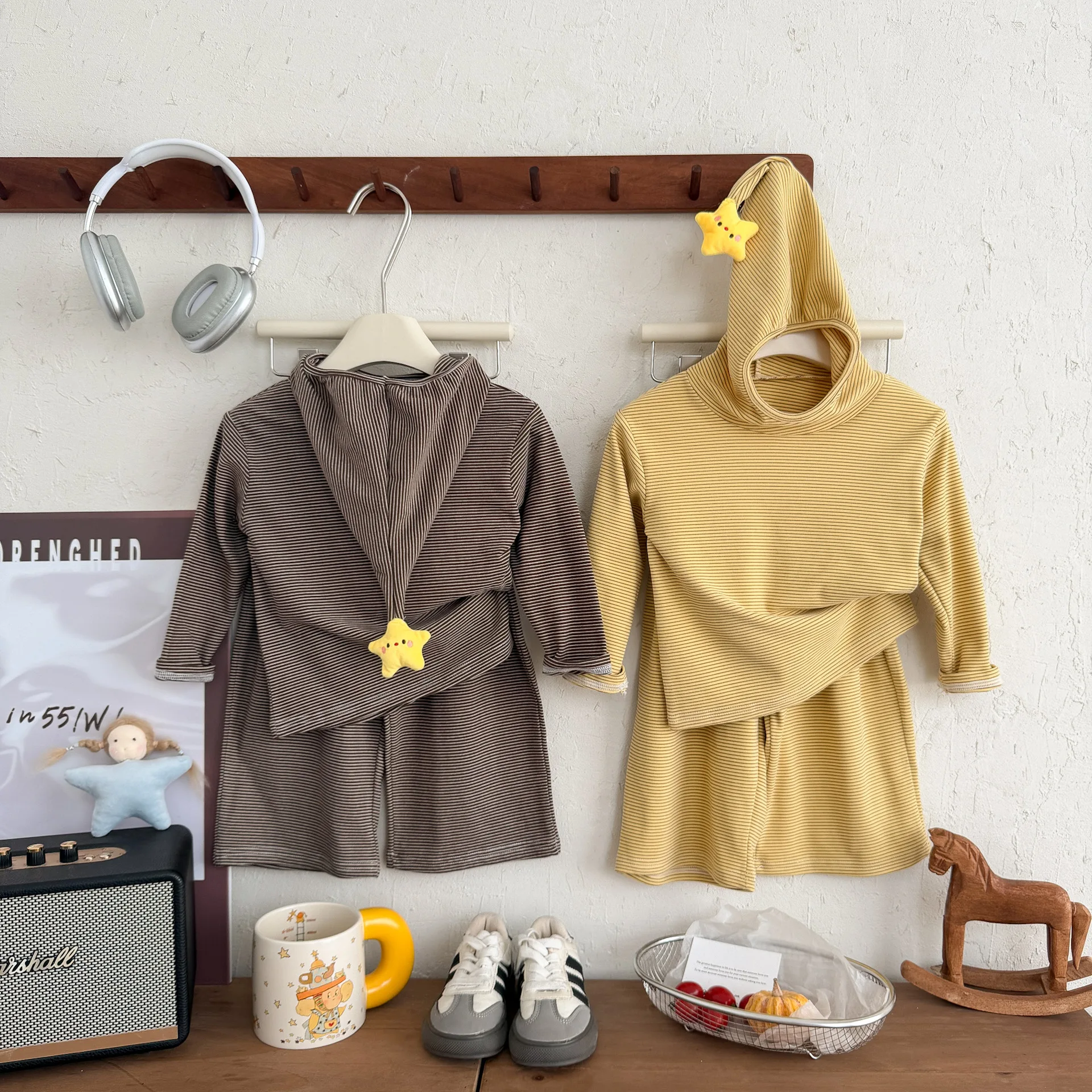 Kinder Jungen Mädchen Gestreifte Kleidungssets 2026 Neue Herbst Niedliche 3D-Stern-Dekoration Kapuzen-Langarm-Oberteil+Hose 2-teiliges Freizeit-Outfit für Kinder – Detail 2