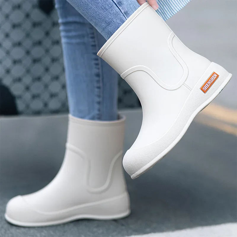Fashionable women's rain boots for outdoor wear, mid-calf waterproof and anti-slip rubber shoes for kitchen work, water boots