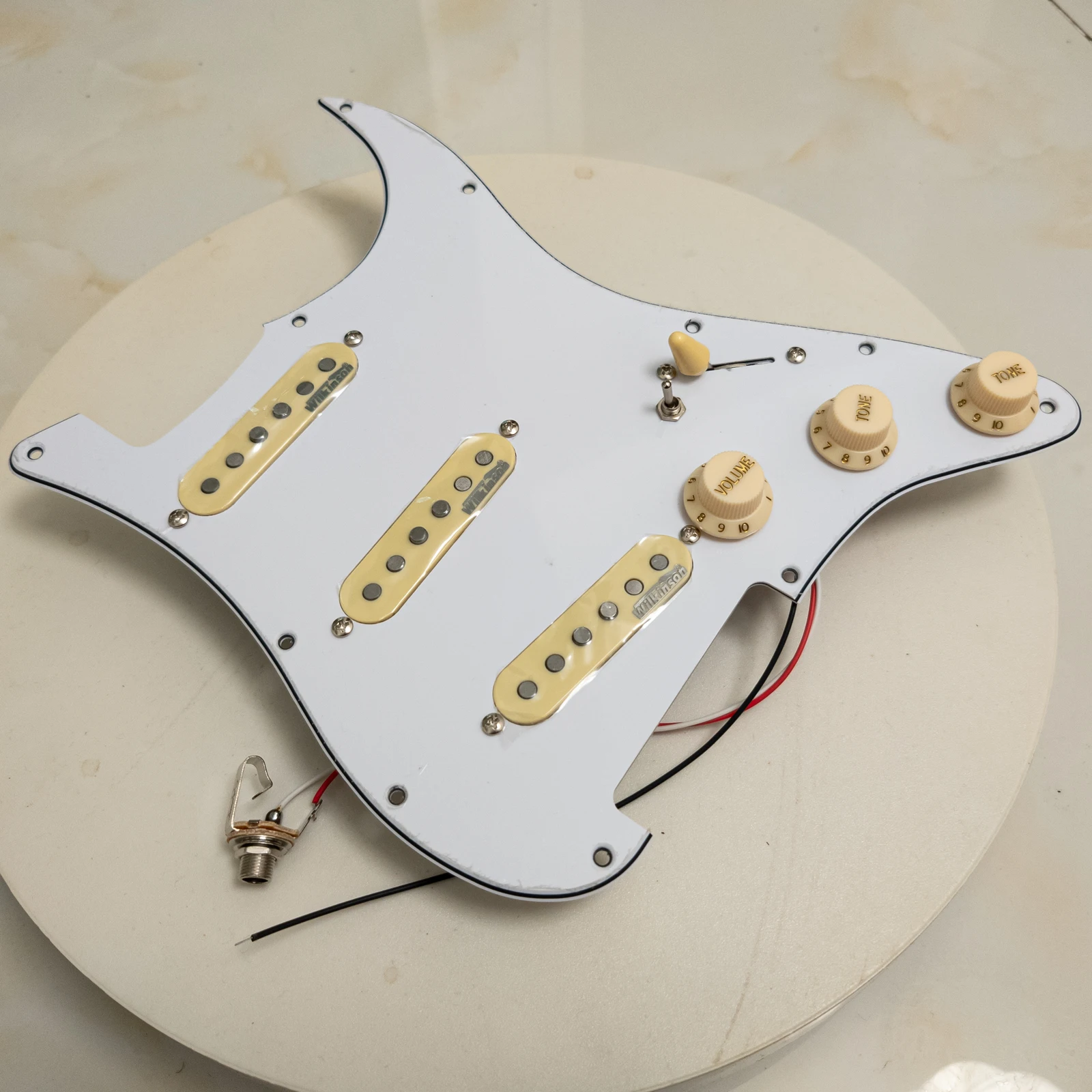 

Prewired SSS Pickguard Alnico V Single Coil Pickup Set for ST Electric Guitar Upgrade or Replacement
