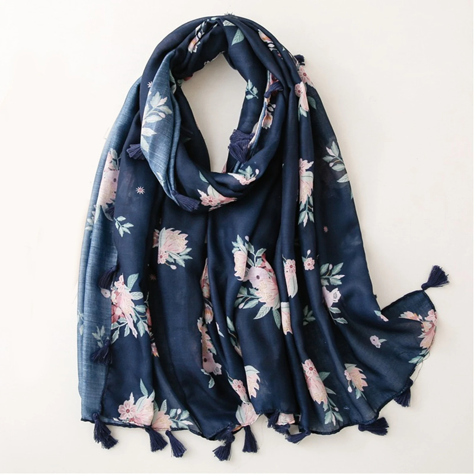 180 * 85cm Bandanna Muslim headscarf outdoor cotton and linen scarf popular print beach towel the four seasons warm tassel shawl