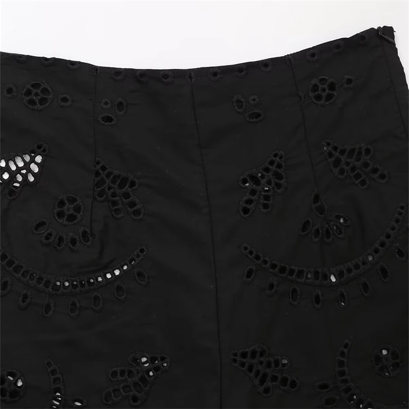KEYANKETIAN 2025 letnie nowe damskie haftowane spodenki z dziurami wiatr wakacyjny boczny zamek błyskawiczny wysokiej talii cienkie Mini proste spodnie