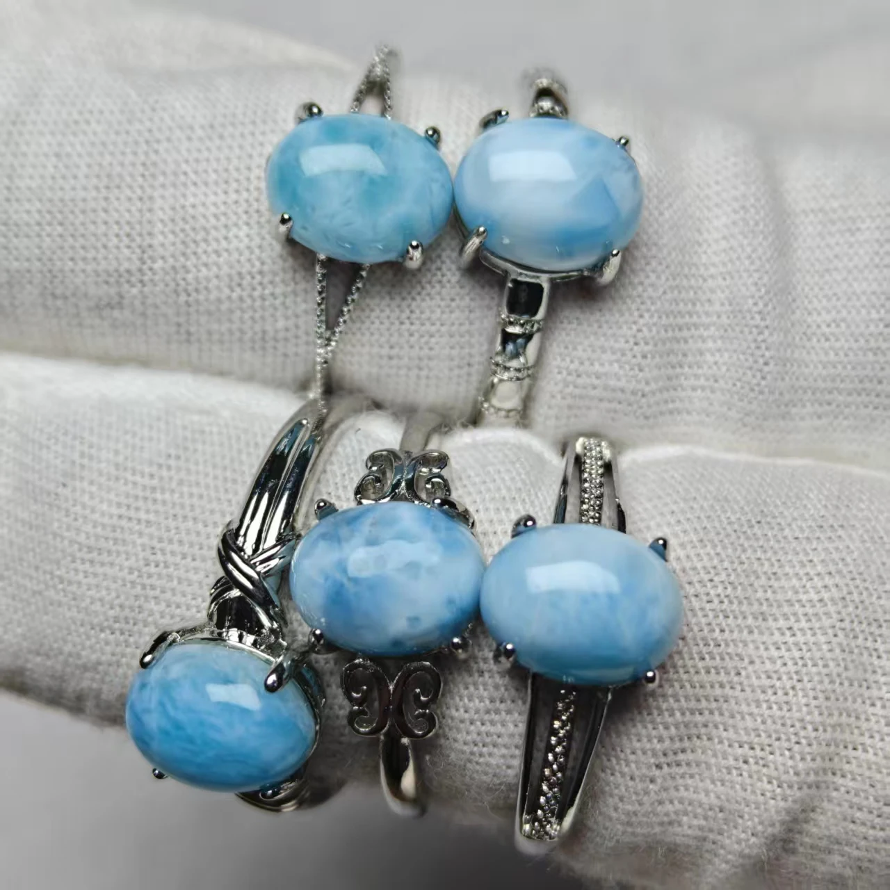 Natürlicher 8x10mm Dominikanischer Larimar-Ring, mit einer Weiten Blauer Fläche, Schlicht und Elegant, Damen-Schmuckring – Detail 2
