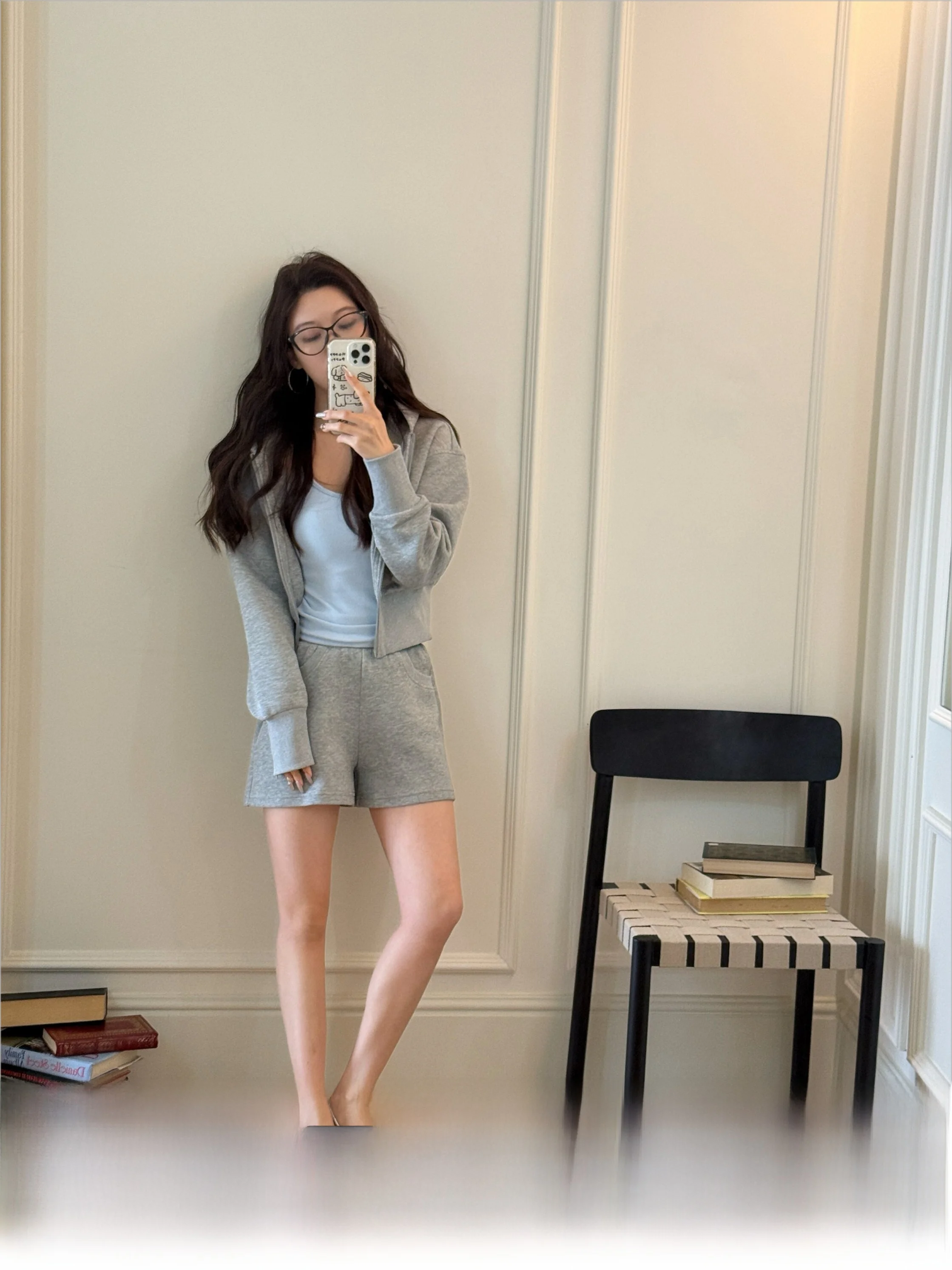 

Chier Women's Summer Thin Hoodie Sweatshirt And Short Pants Sportswear Set Casual Fashionable Commuting Grey Color Two-Piece Set