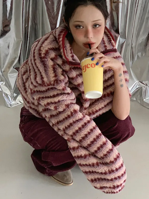 Inverno Nuovo Allentato Pigro Sle delle Donne Retro Strisce Rosse Del Collare Del Basamento di Pelliccia di Agnello Felpa Jaet Thiened Fibra di Poliestere