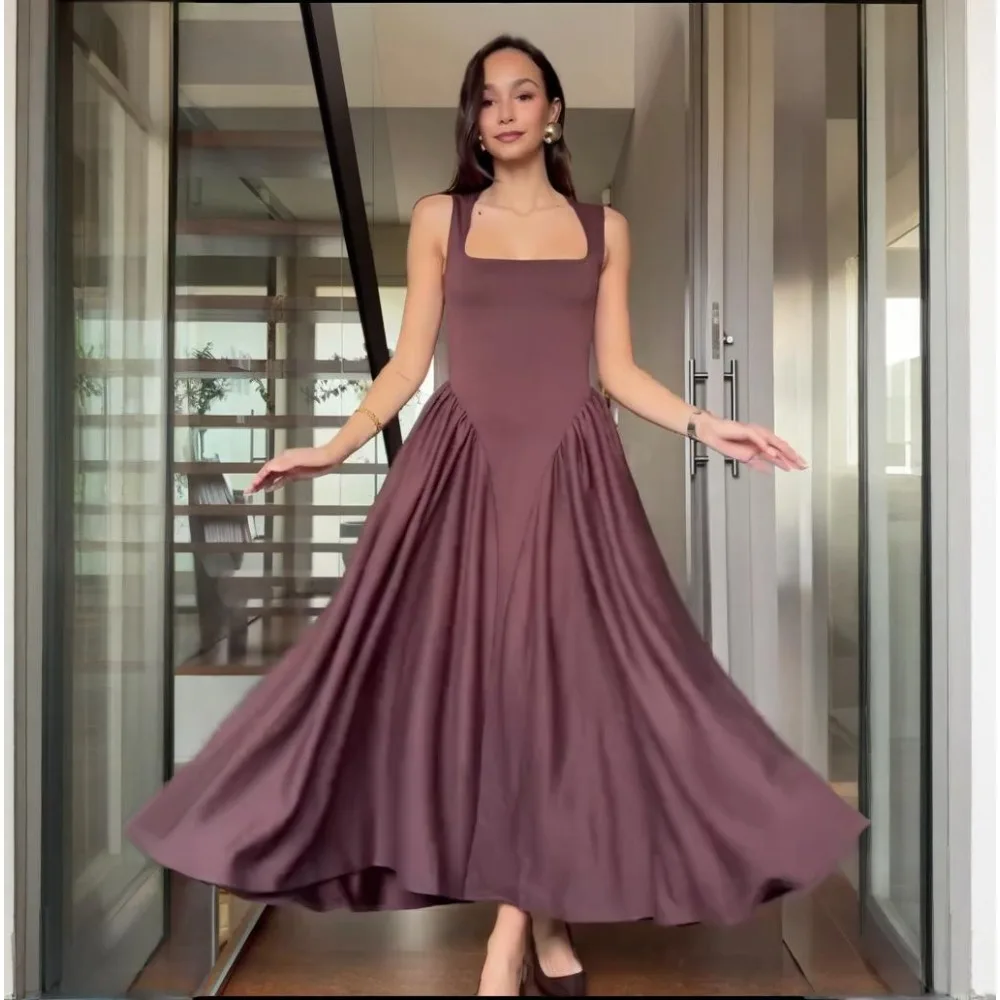 Vestido de verão feminino 2025 verão novo pescoço quadrado sexy sem mangas plissado temperamento fino ajuste vestido para mulher