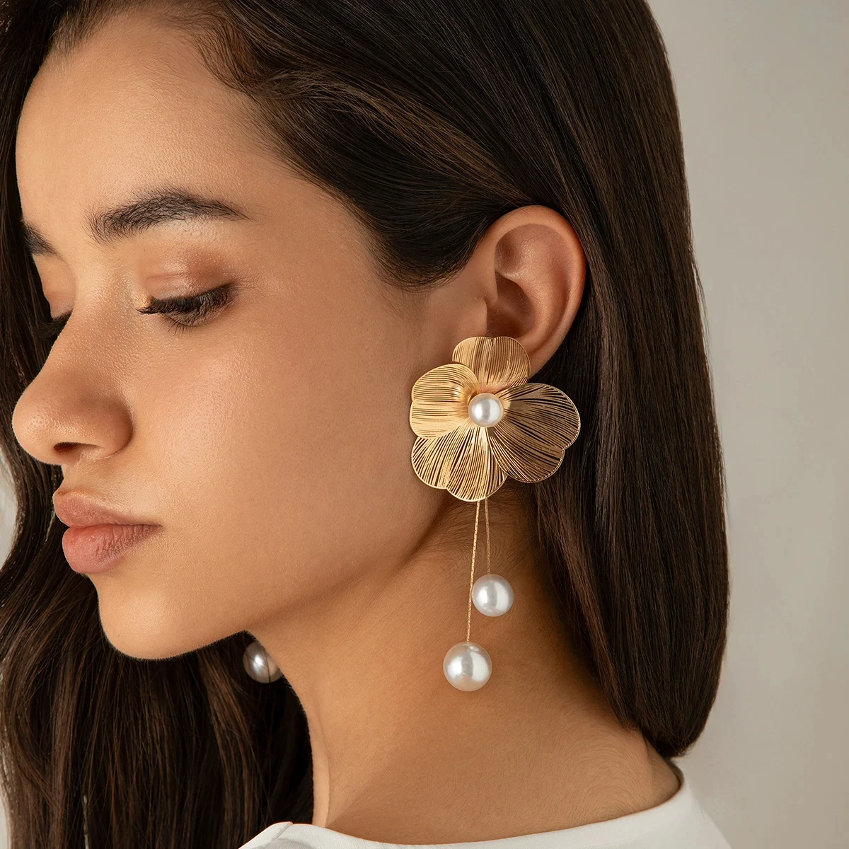 Pendientes de gota con borla larga de pétalos de flores románticas para mujer, pendientes colgantes de perlas de imitación, Piercing, joyería para