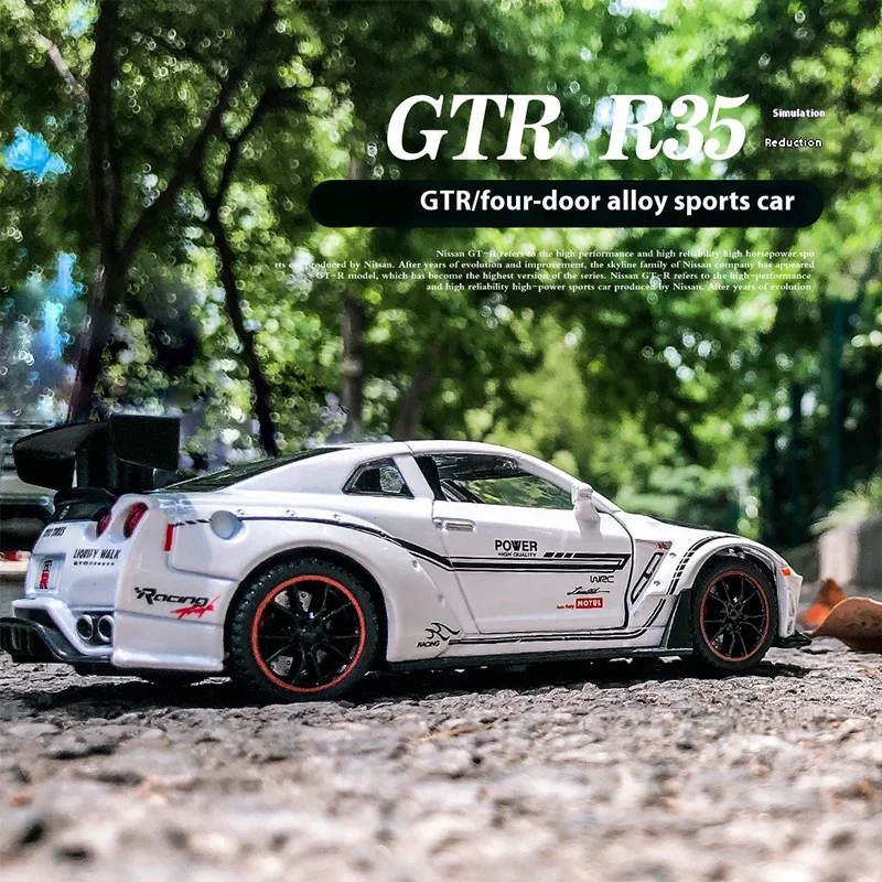Modelo de coche deportivo GTR R35 de aleación 1:32, detalles interiores simulados, efectos de iluminación y sonido geniales, exquisitos adornos de escritorio