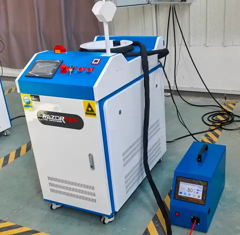 저렴한 가격 새로운 디자인 2000w 1.5kw Razortek 4in 1 금속 시트 용 섬유 레이저 용접 청소 절단기