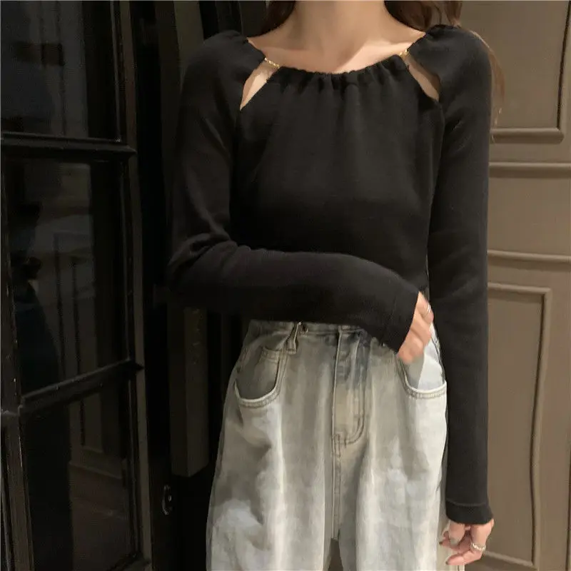 تي شيرت بأكمام طويلة للنساء في ربيع وخريف 2025 تصميم سترة محبوكة بقاعدة جديدة وقمة داخلية عصرية ومتعددة الاستخدامات