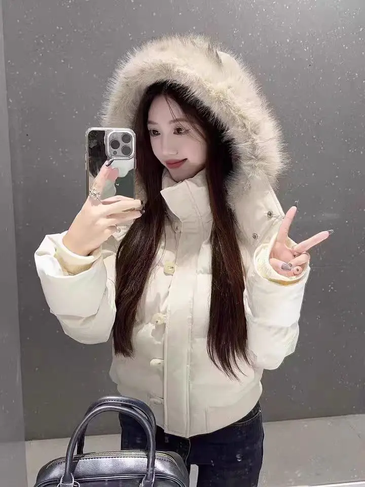 سترة خبز كورية جديدة بياقة من الفرو لعام 2025 ملابس نسائية قصيرة Y2K معطف سميك غير رسمي للخريف والشتاء سترة قطن