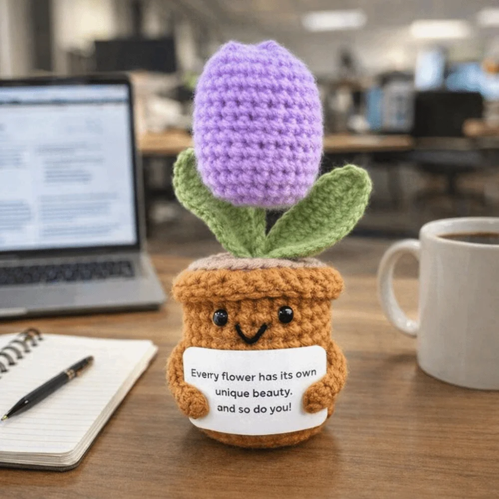 

Hand Knitted Artificial Tulip Ornament Finished Product Mini Size Weaving heart decorations Inspirational Message Card