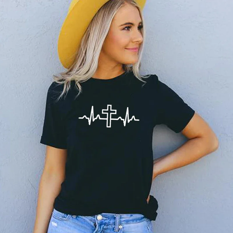 Jesus Cross Heart Breat Women T Shirt 90s Grunge Church  Y2k Top Aesthetic Clothes Streewear Female Tee Vintage Short Sleeve