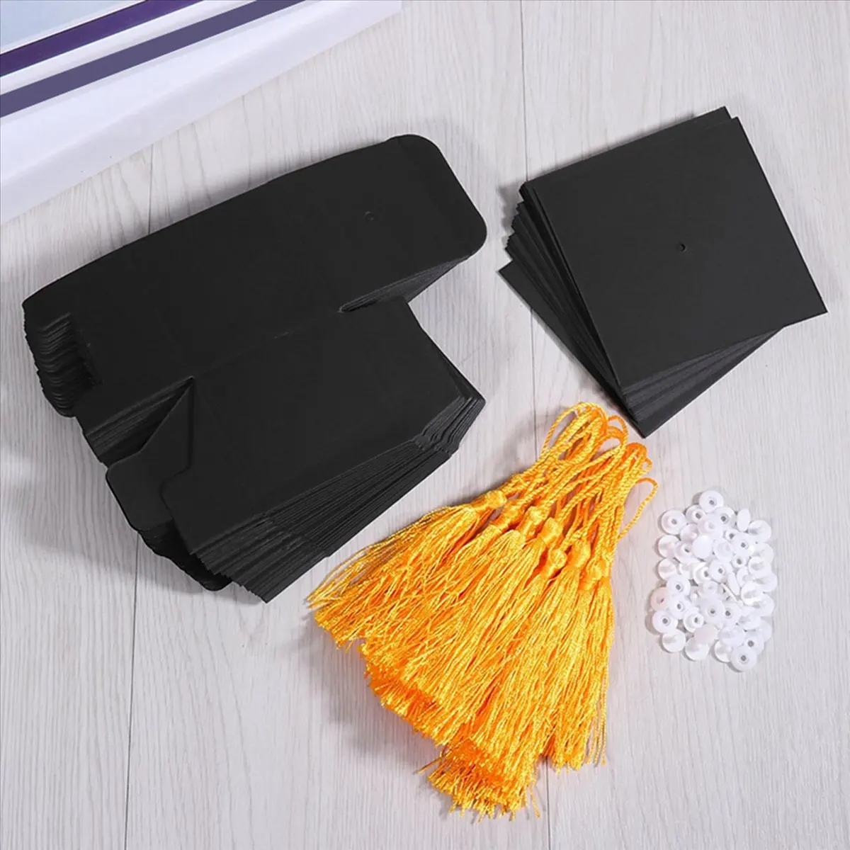 Carefree- 75Pcs DIY Paper Graduation Cap Shaped Gift Box Sugar Chocolate Box for Graduation Party Favor Cap Bachelor Hat