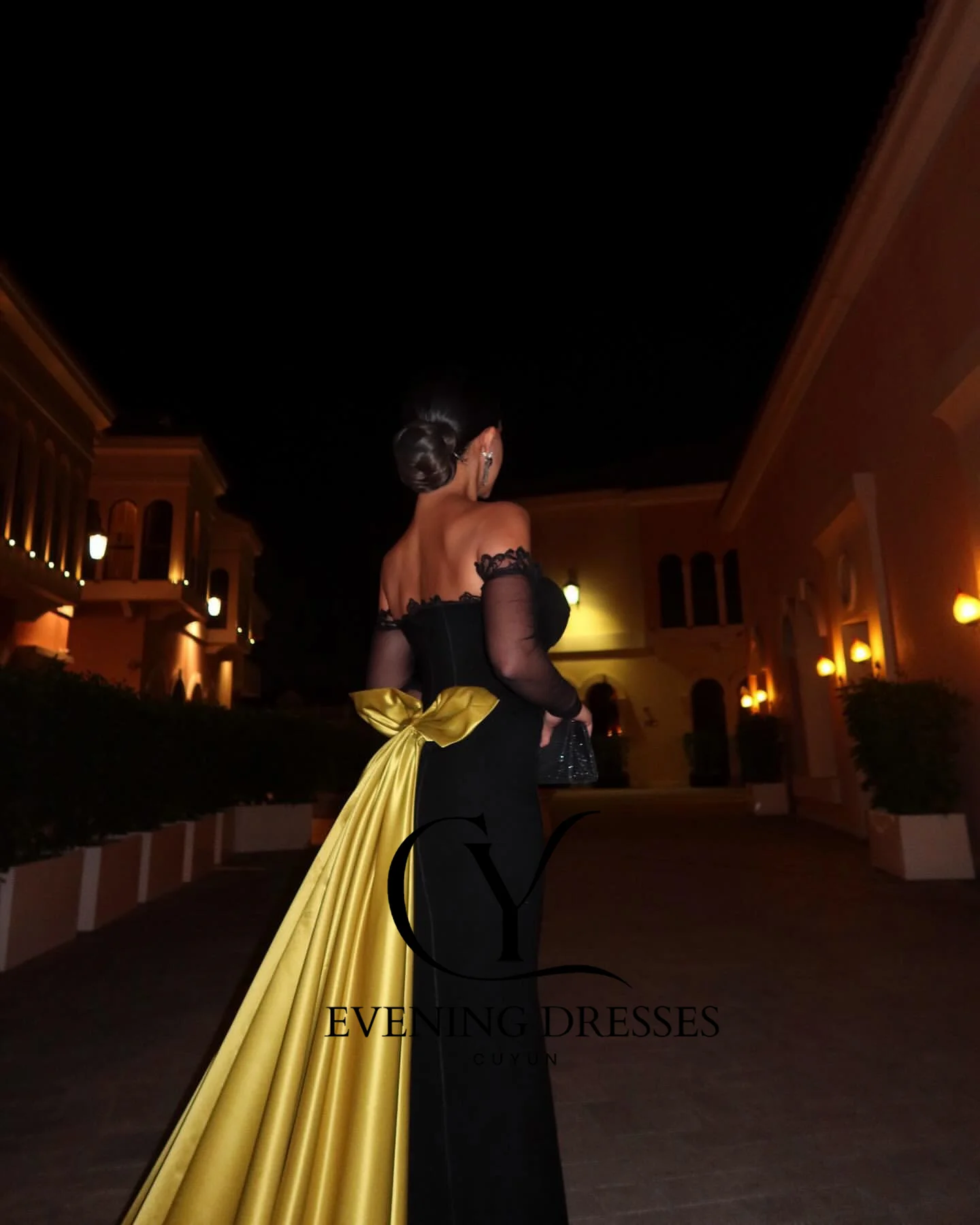 CUYUN Black and Gold Formal Event Dresses Customized Women Strapless Straight Elegant Party Gown Gala Long Train Birthday Dress